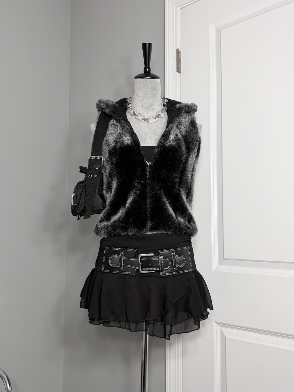 Basic USA Women’s Grey Faux Fur Hooded Zip Up Vest (Size S)
